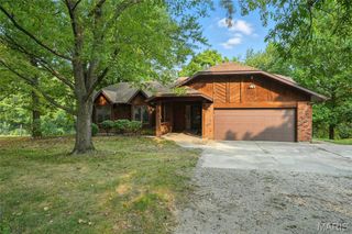 3911 Charbonier Road, Hazelwood, MO 63031