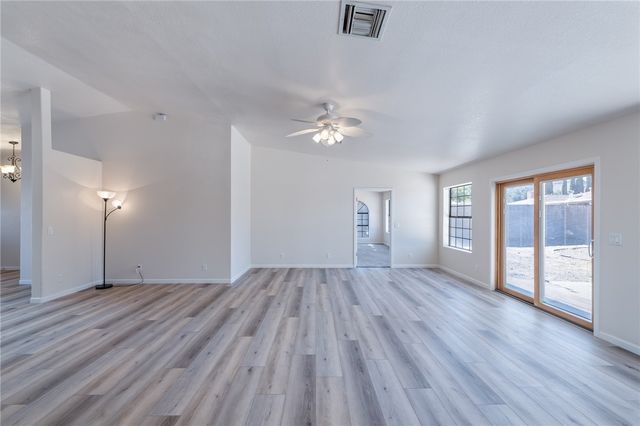 985 Crestwood Drive, Kingman, AZ 86409