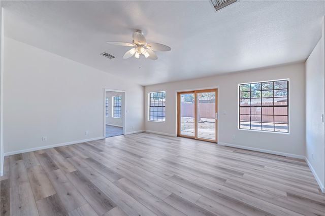 985 Crestwood Drive, Kingman, AZ 86409