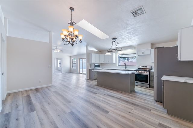 985 Crestwood Drive, Kingman, AZ 86409