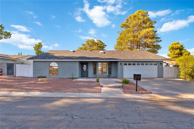 985 Crestwood Drive, Kingman, AZ 86409