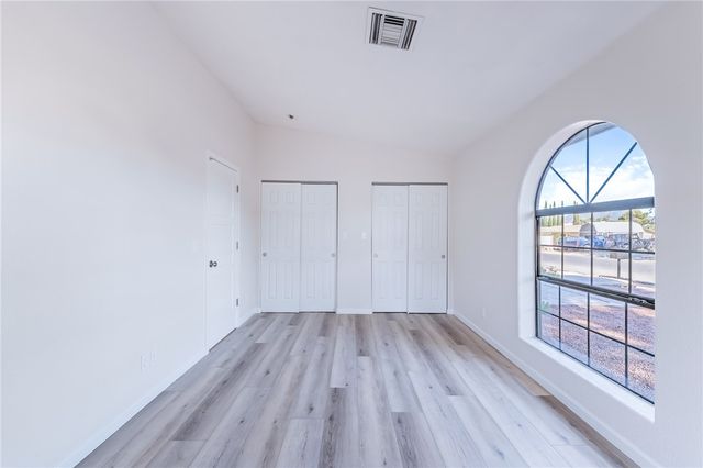 985 Crestwood Drive, Kingman, AZ 86409