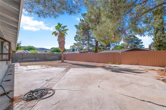 985 Crestwood Drive, Kingman, AZ 86409
