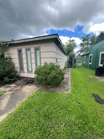 5530 Lakefield Drive, Houston, TX 77033
