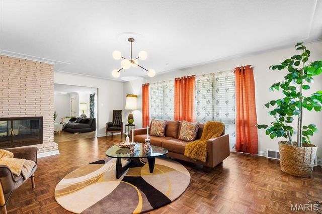 207 Country Club Lane, Belleville, IL 62223