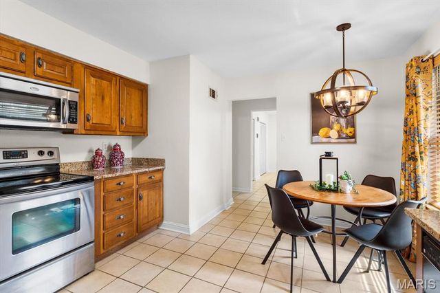 207 Country Club Lane, Belleville, IL 62223