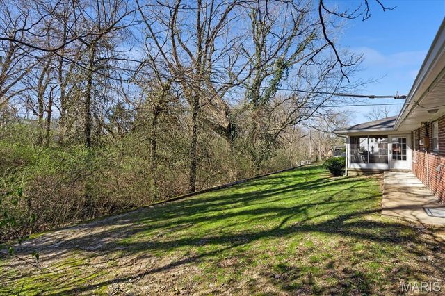 207 Country Club Lane, Belleville, IL 62223