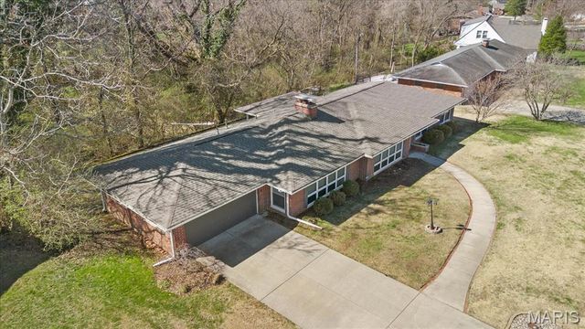 207 Country Club Lane, Belleville, IL 62223