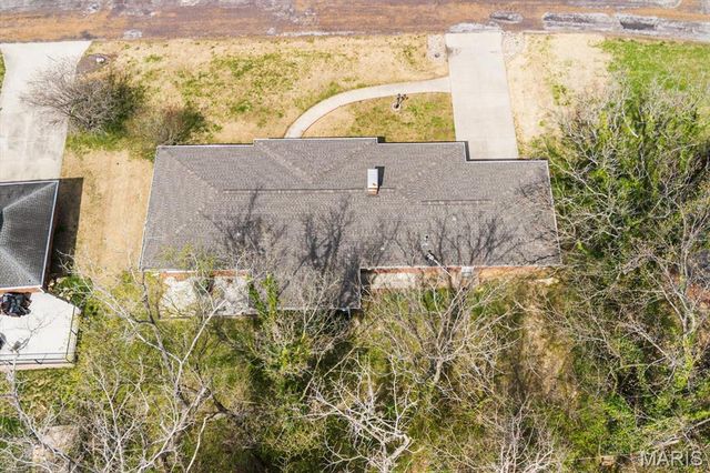 207 Country Club Lane, Belleville, IL 62223