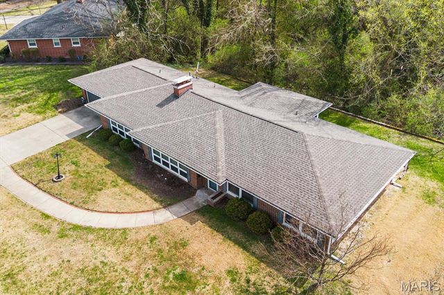 207 Country Club Lane, Belleville, IL 62223