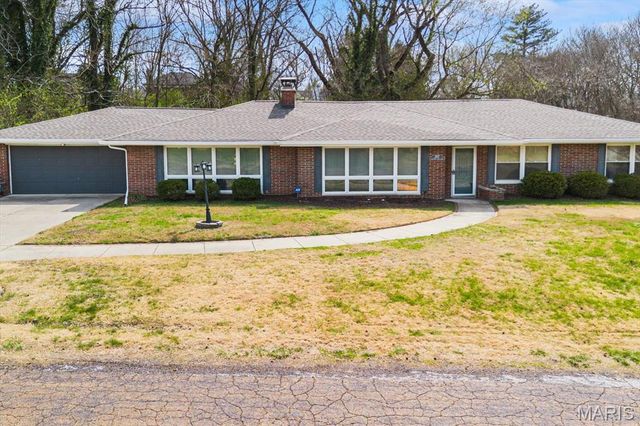 207 Country Club Lane, Belleville, IL 62223