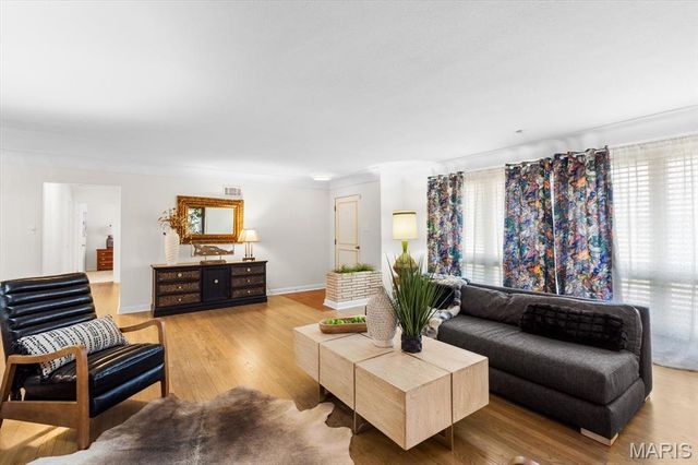 207 Country Club Lane, Belleville, IL 62223