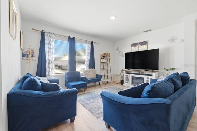 807 AUBURN GROVE COURT, Auburndale, FL 33823