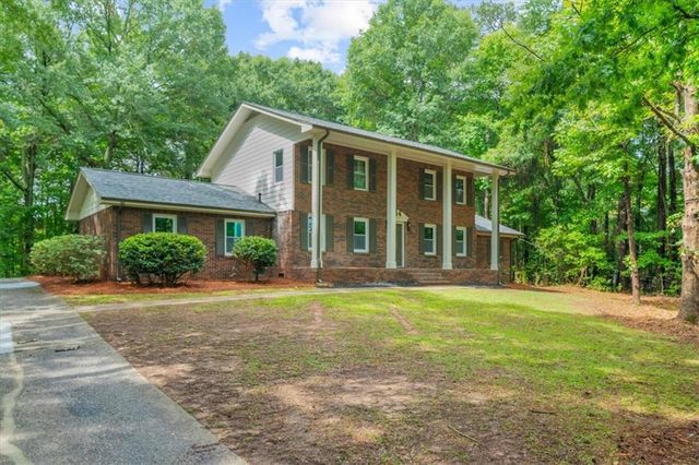 125 Silver Leaf Drive, Fayetteville, GA 30214
