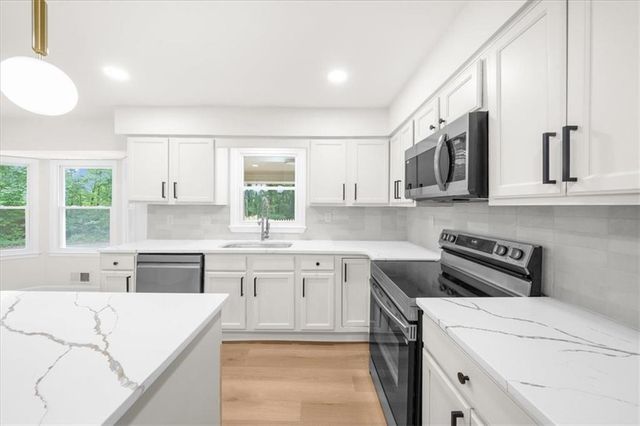 125 Silver Leaf Drive, Fayetteville, GA 30214