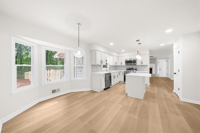 125 Silver Leaf Drive, Fayetteville, GA 30214