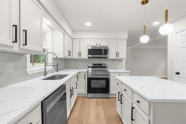 125 Silver Leaf Drive, Fayetteville, GA 30214