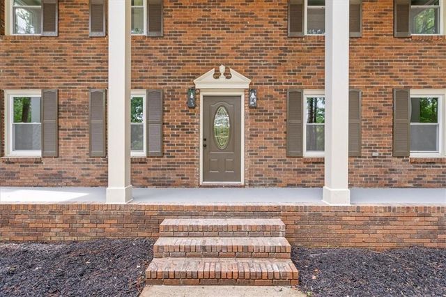 125 Silver Leaf Drive, Fayetteville, GA 30214