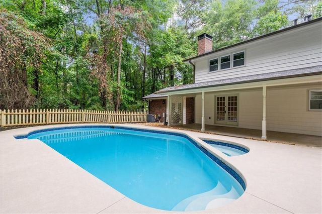 125 Silver Leaf Drive, Fayetteville, GA 30214