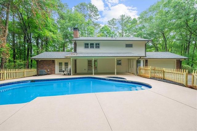 125 Silver Leaf Drive, Fayetteville, GA 30214