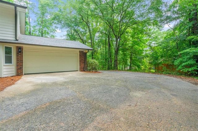 125 Silver Leaf Drive, Fayetteville, GA 30214