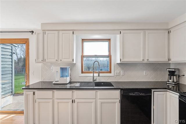 105 Mercury Circle, Salina, NY 13088