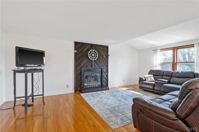 105 Mercury Circle, Salina, NY 13088