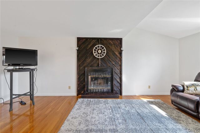 105 Mercury Circle, Salina, NY 13088