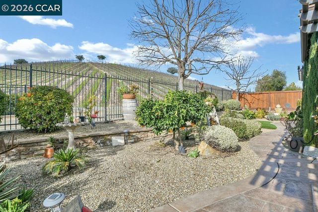 1155 Saint Julien St, Brentwood, CA 94513