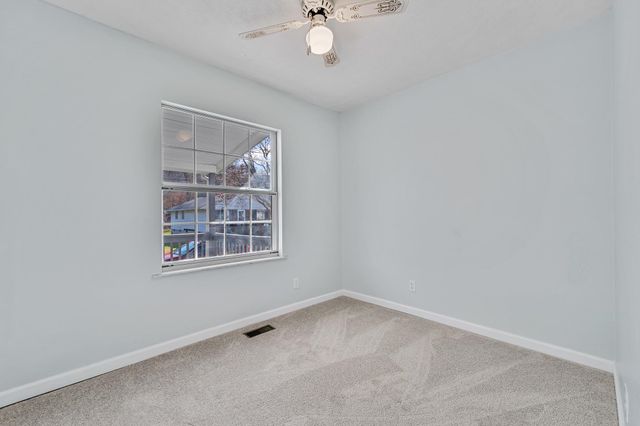 3981 E 39th Street, Nitro, WV 25143