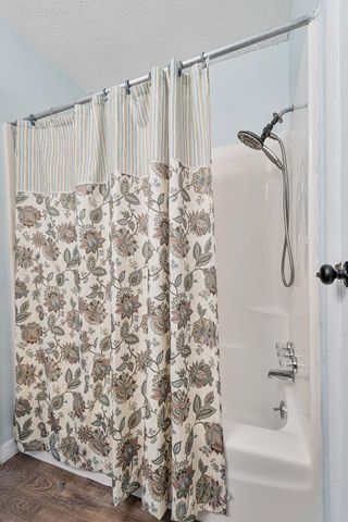 3981 E 39th Street, Nitro, WV 25143