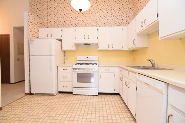 11039 Oregon Circle, Bloomington, MN 55438