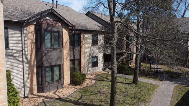 11039 Oregon Circle, Bloomington, MN 55438