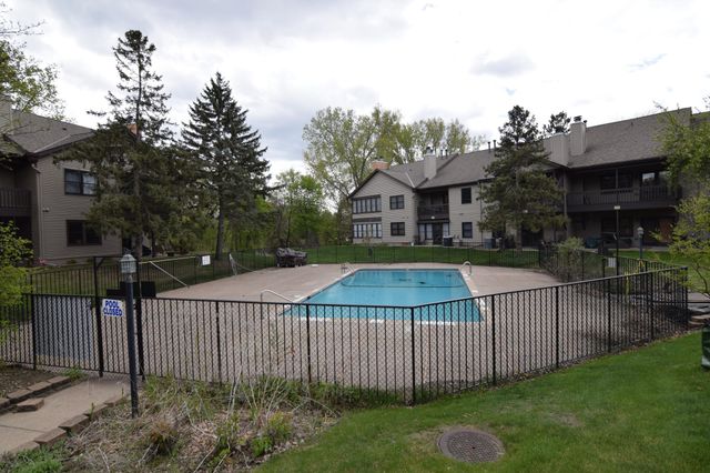 11039 Oregon Circle, Bloomington, MN 55438