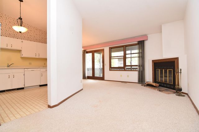 11039 Oregon Circle, Bloomington, MN 55438