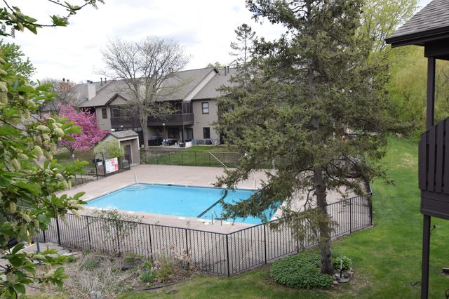 11039 Oregon Circle, Bloomington, MN 55438