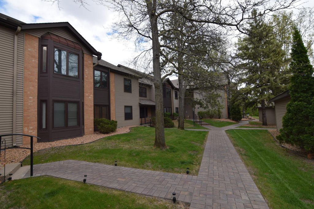 11039 Oregon Circle, Bloomington, MN 55438
