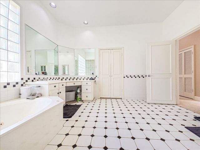 3000 Iron Stone Court, Arlington, TX 76006