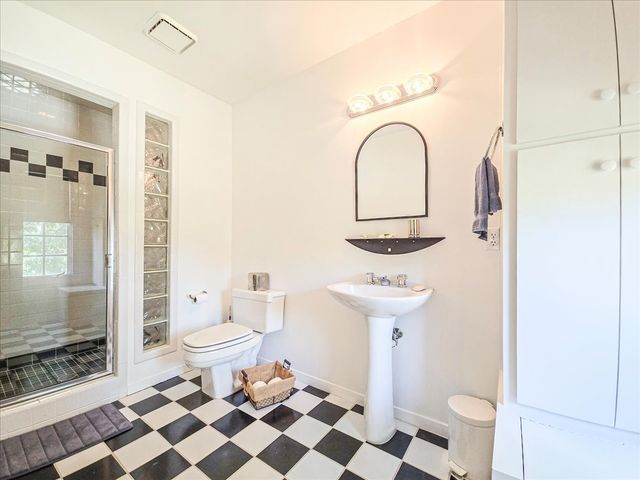 3000 Iron Stone Court, Arlington, TX 76006