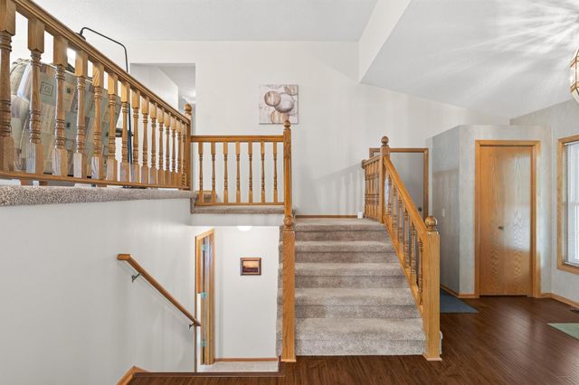 1305 Keller Lane, Burnsville, MN 55306