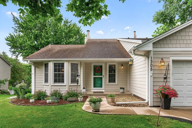 1305 Keller Lane, Burnsville, MN 55306