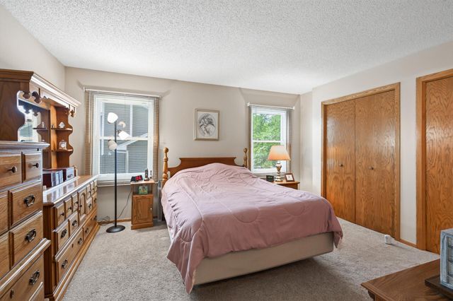 1305 Keller Lane, Burnsville, MN 55306