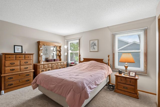 1305 Keller Lane, Burnsville, MN 55306