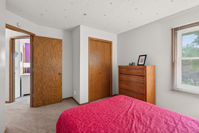 1305 Keller Lane, Burnsville, MN 55306