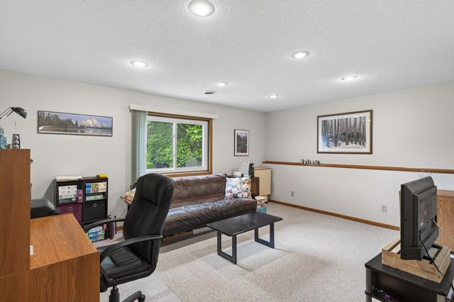 1305 Keller Lane, Burnsville, MN 55306