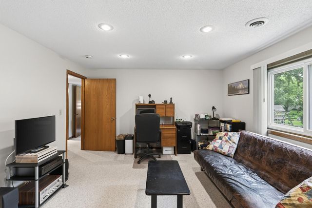 1305 Keller Lane, Burnsville, MN 55306
