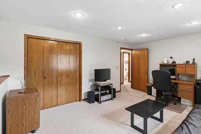 1305 Keller Lane, Burnsville, MN 55306