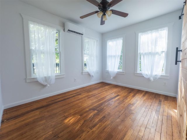 1148 Gunter ST, Austin, TX 78721