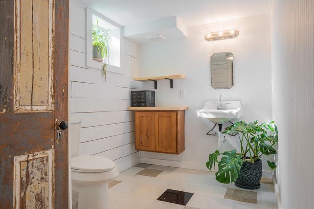 1148 Gunter ST, Austin, TX 78721