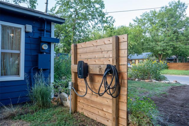 1148 Gunter ST, Austin, TX 78721